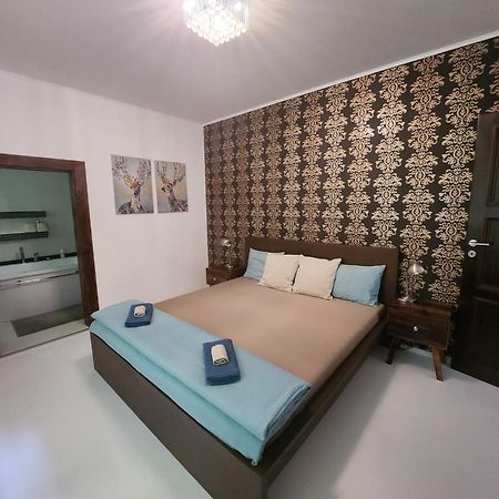Apartman Julie Loket Exteriör bild
